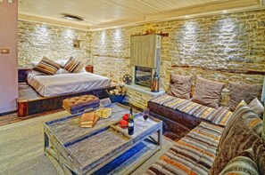 Suite | 1 bedroom, premium bedding, minibar, in-room safe