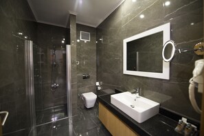 Chambre Deluxe Double ou avec lits jumeaux | Salle de bain