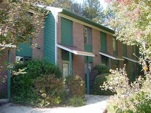 Front of property - Chapel Hill InnTown (Chapel Hill)