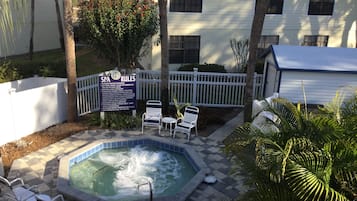 Bathtub spa outdoor