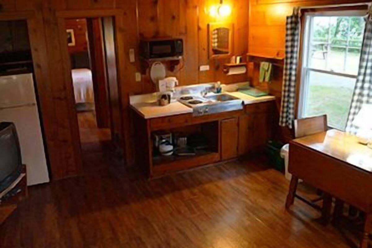 Romantic Suite, 1 Queen Bed | In-room dining