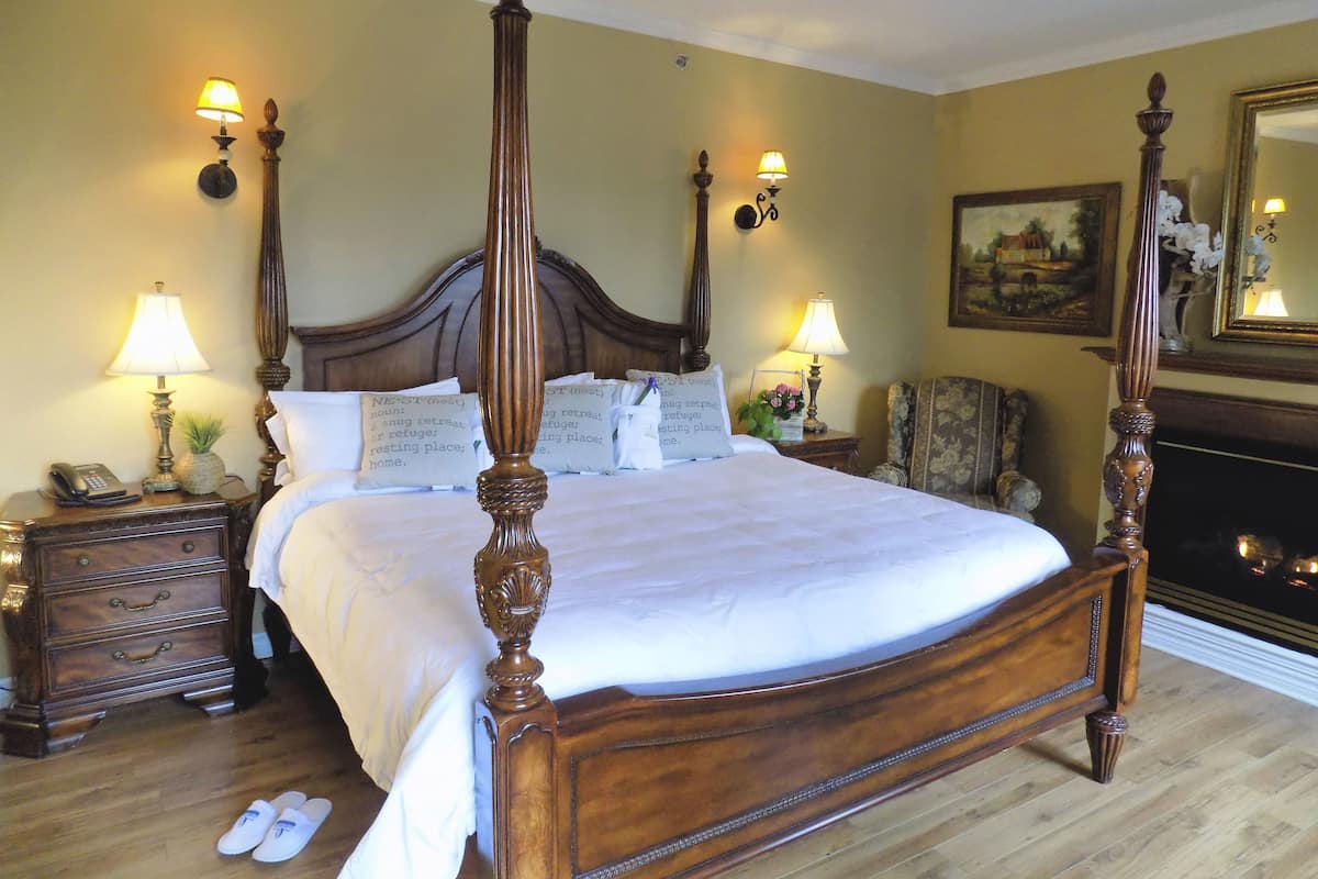 Superior Room | In-room safe, desk, blackout drapes, soundproofing