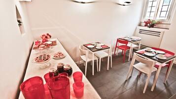 Tägliches inbegriffenes Frühstücksbuffet