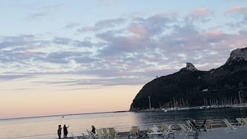 Navetta per la spiaggia, ombrelloni