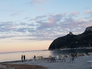 Traslado desde/hacia la playa, sombrillas