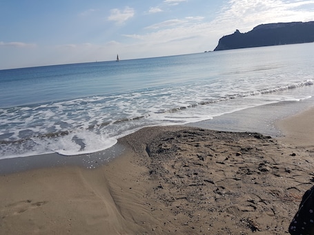 Shuttle zum Strand, Sonnenschirme. Da Agnese Locazioni brevi