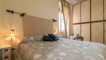 Copriletto in piuma, materassi in memory foam, minibar