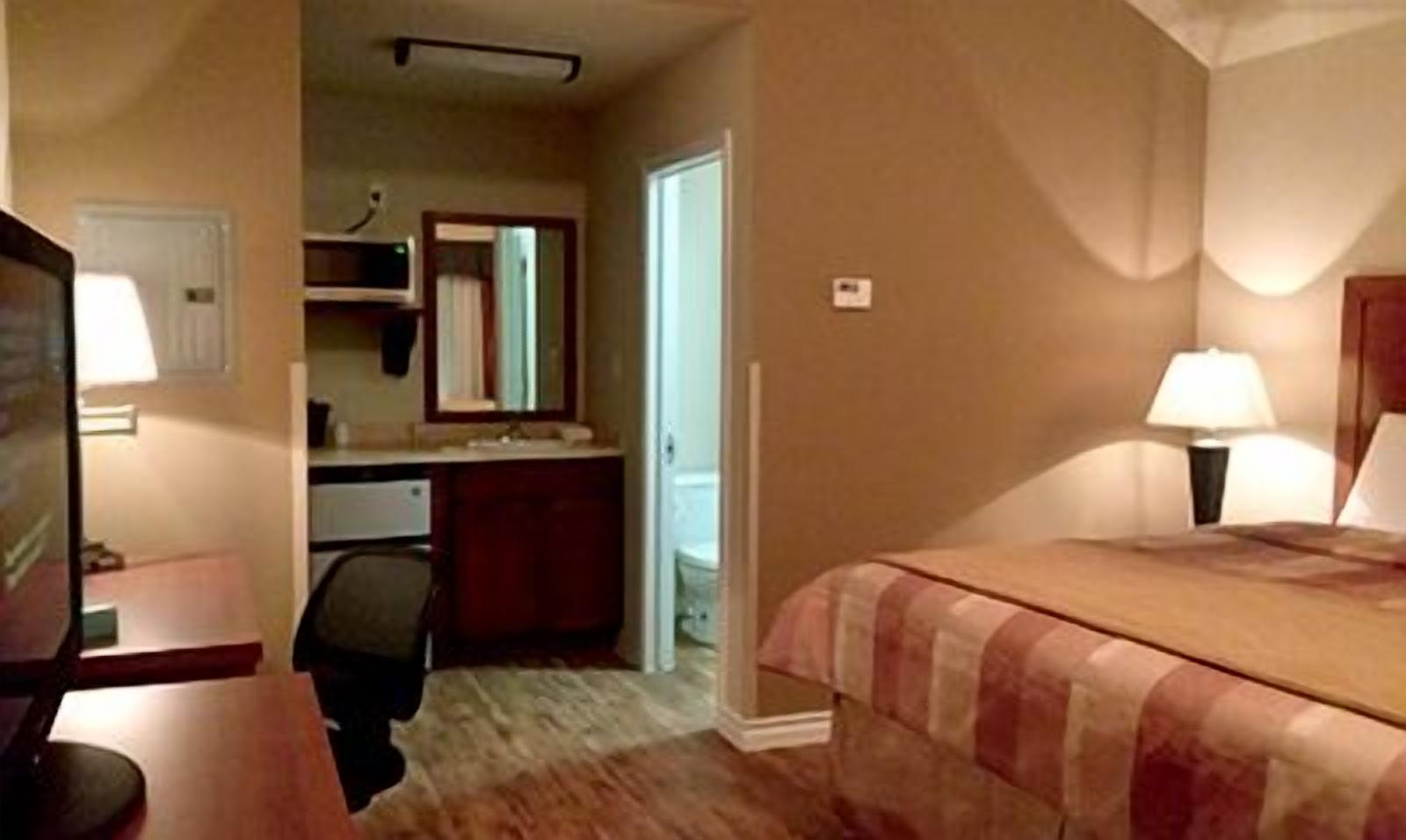 基本小屋, 1 張特大雙人床 | 書桌、熨斗/熨衣板、免費無線上網、床單