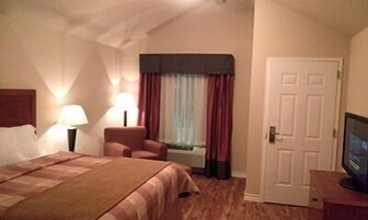 Cabana básico, 1 cama King | Escrivaninha, ferros/tábuas de passar roupa, Wi-Fi de cortesia