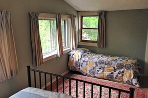 Cottage, 3 Bedrooms | 1 bedroom, free WiFi - BeachView Cottage (Saugeen Shores)