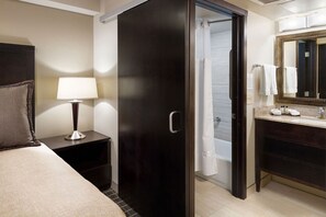 Set di cortesia gratuito, asciugacapelli, asciugamani