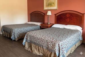 Hochwertige Bettwaren, Schreibtisch, kostenloses WLAN, Bettwäsche