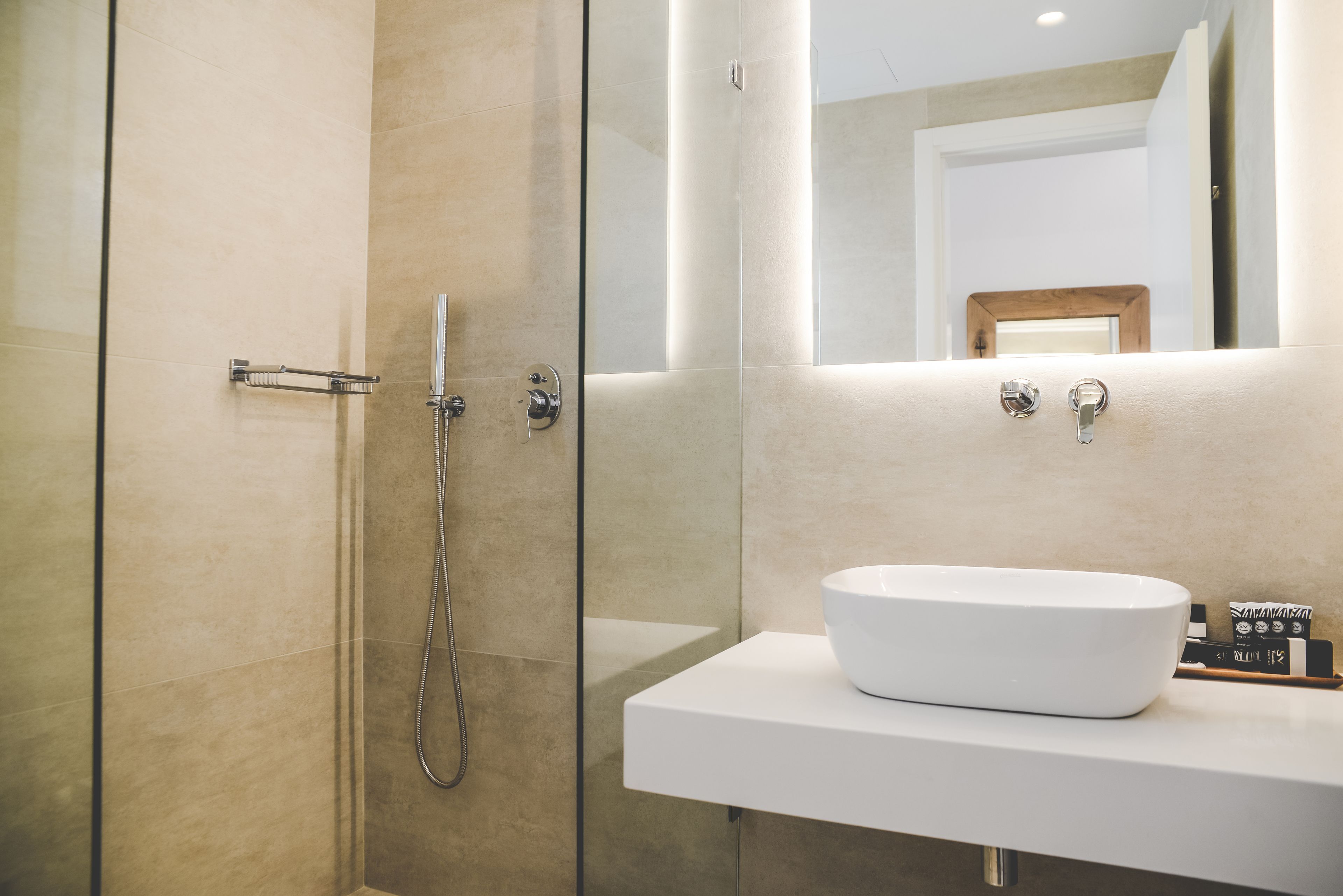 superior room (super paradise surrounding view) | bathroom | shower, free toiletries, slippers, towels