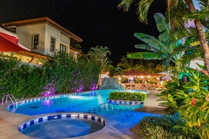 Outdoor pool, sun loungers