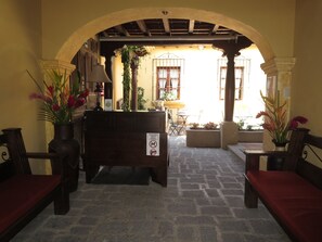 Lobby sitting area - Casa Buena Vista (Antigua Guatemala)