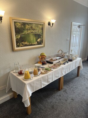 Breakfast for a fee - Long Quay House (Kinsale)