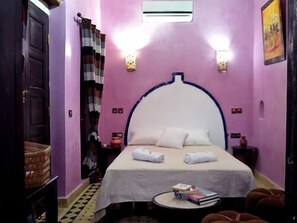 高級雙人房, 私人浴室 | 客房內保險箱、布置獨特、書桌、免費無線上網