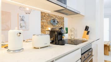 Apartemen Premier, kamar mandi pribadi | Dapur pribadi | Kursi makan untuk bayi