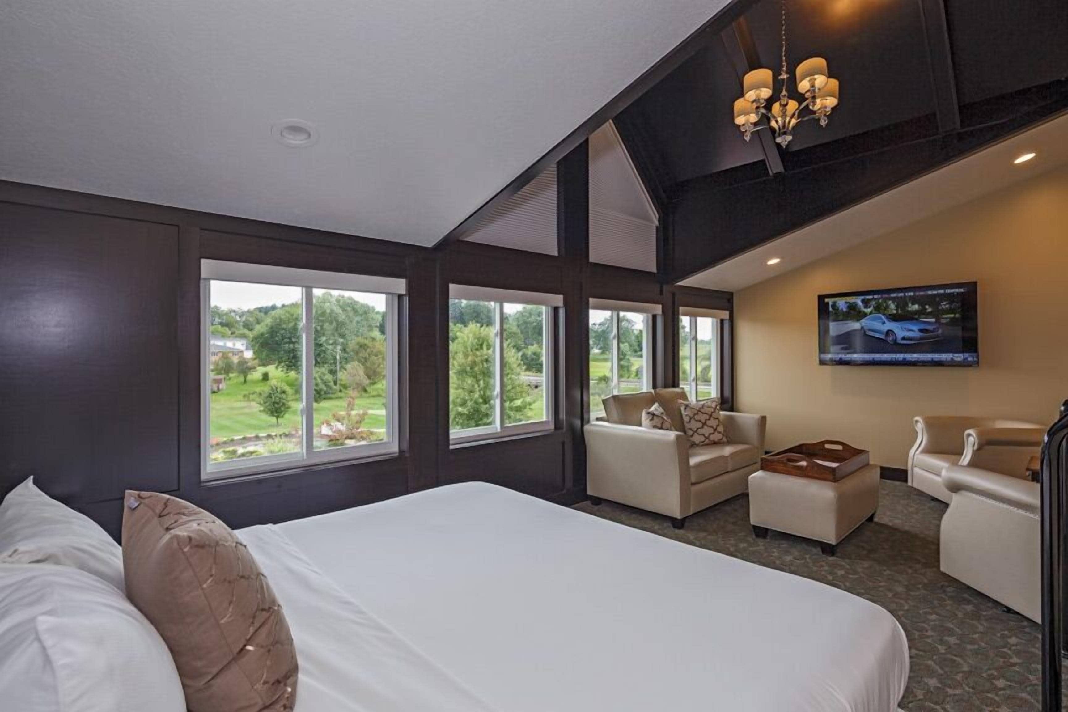 King Suite with Full and Twin (407) | View from room