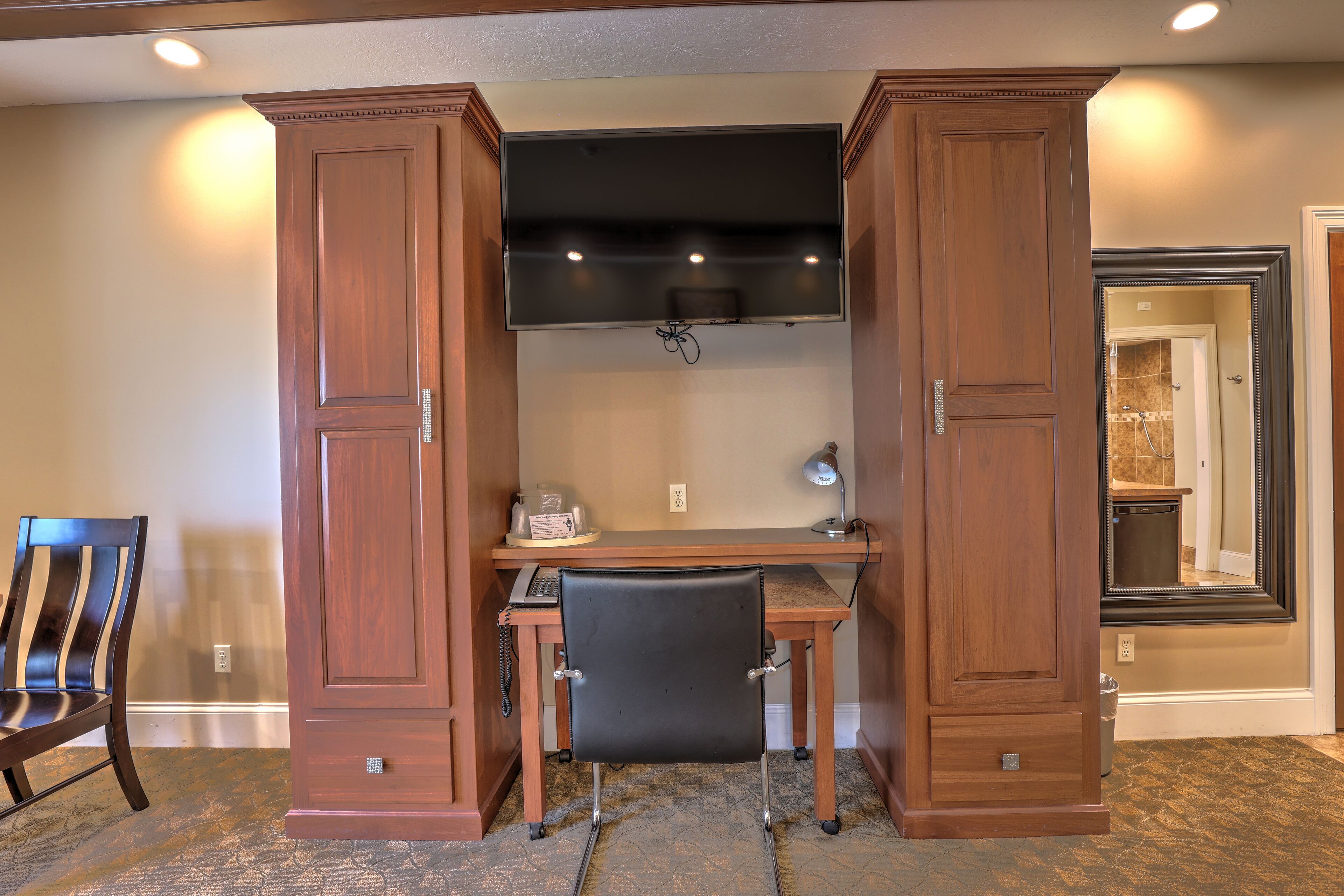 2 bedrooms, premium bedding, iron/ironing board, free wifi