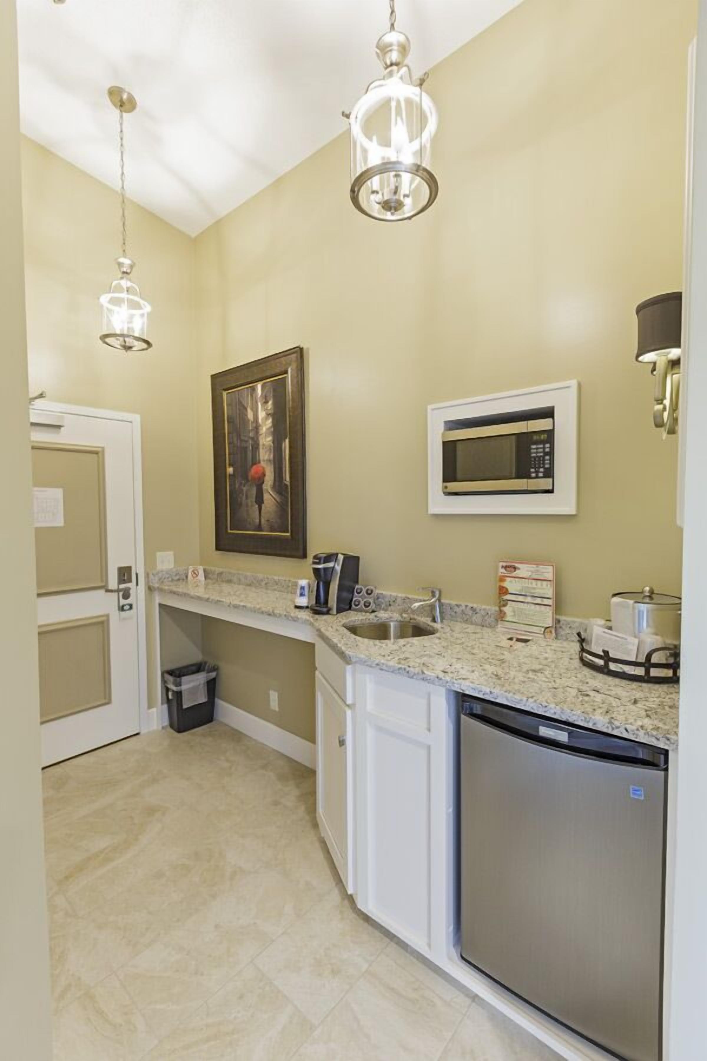 king suite with balcony (403) | private kitchenette