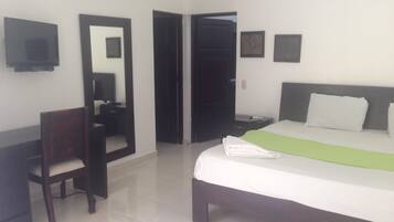In-room safe, desk, free WiFi