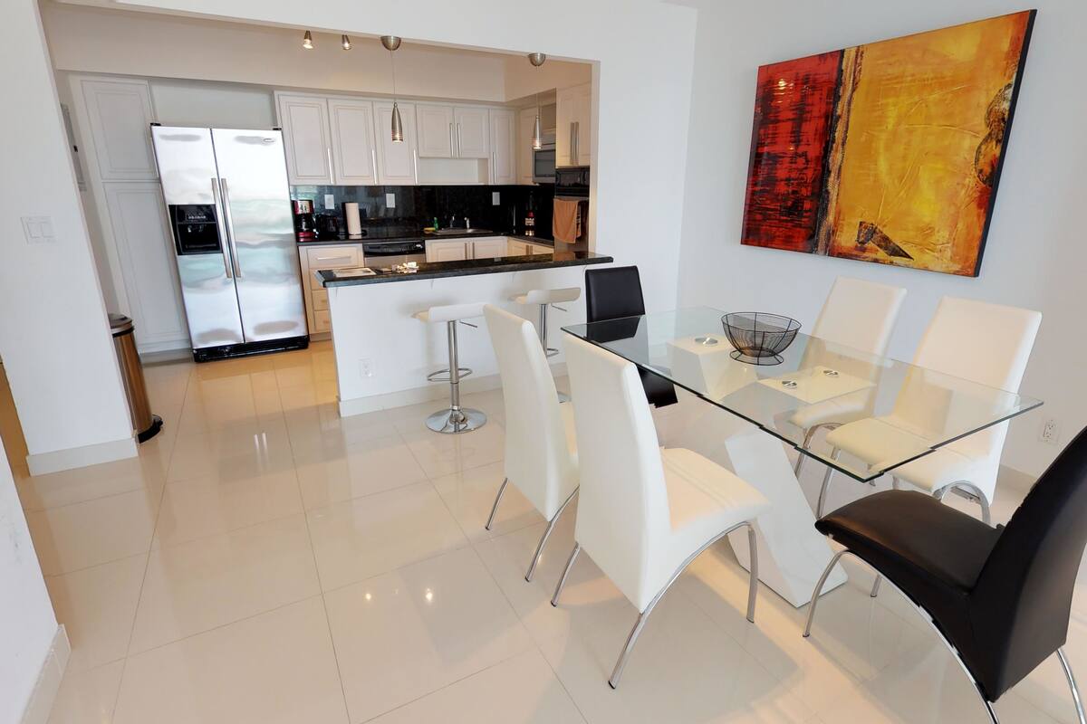 Comfort Apartment, 1 Bedroom, Bay View (OR724) | In-room dining