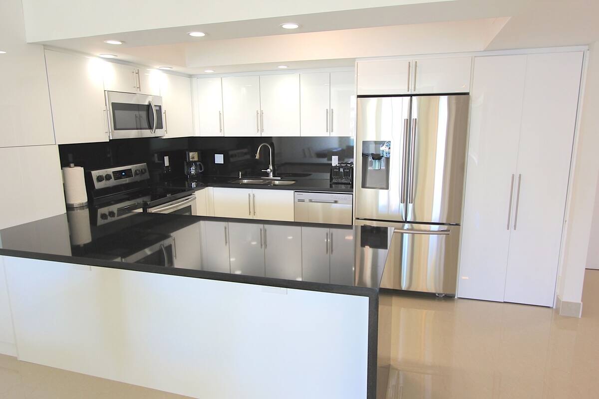 Apartemen Klasik, 2 kamar tidur, pemandangan teluk (OR1610) | Dapur pribadi | Lemari es besar, microwave, kompor, dan mesin pencuci piring