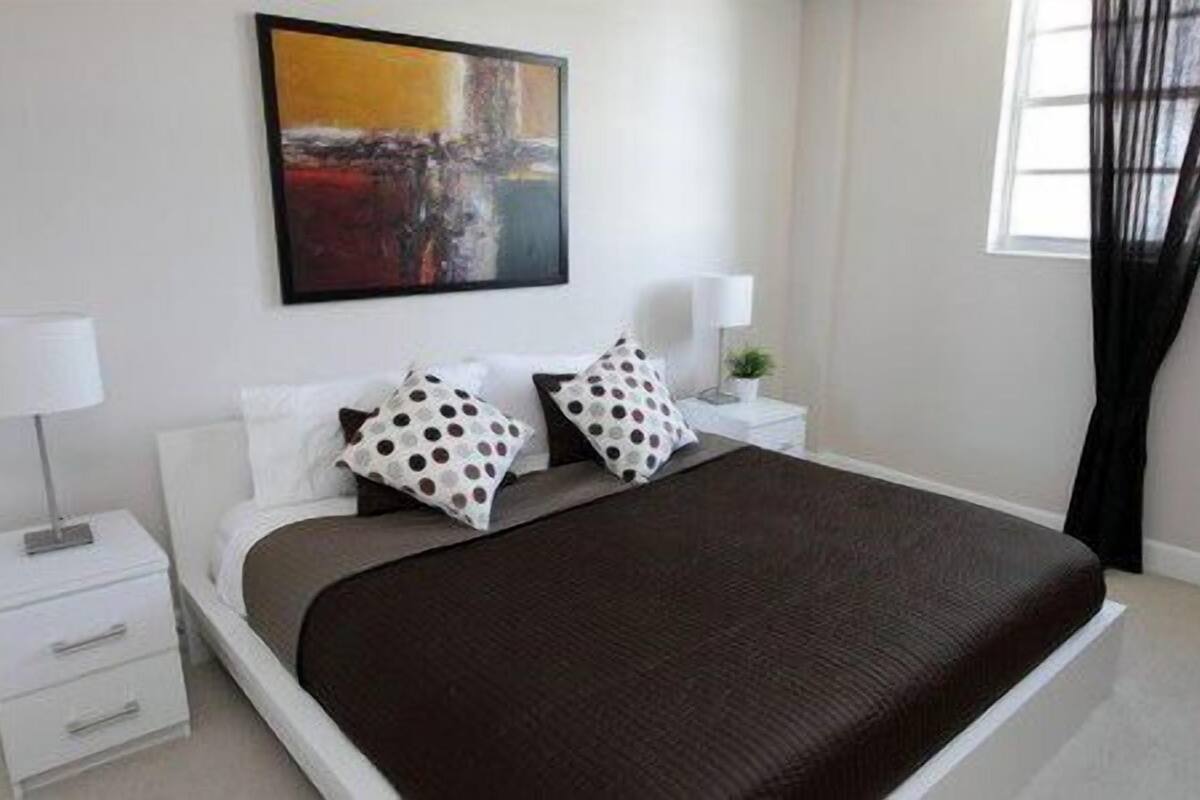 Luxury Apartment, 1 Bedroom, Ocean View (OR907) | 1 bedroom, premium bedding, in-room safe, laptop workspace