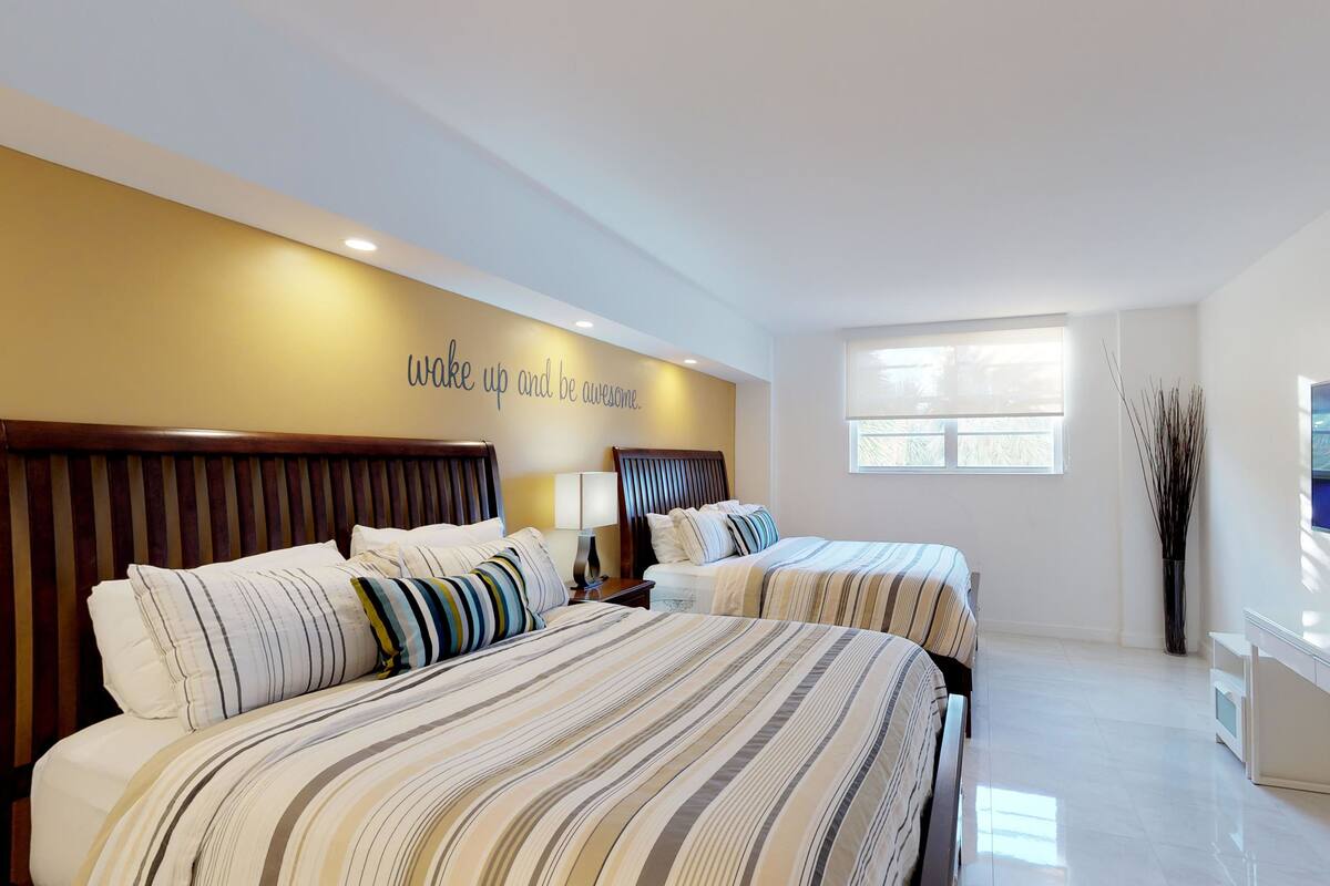 1 bedroom, premium bedding, in-room safe, laptop workspace