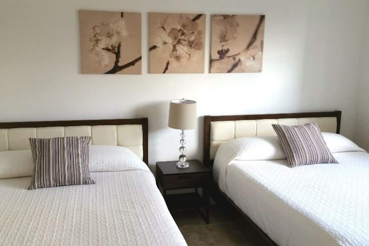 Apartemen Standar, 1 kamar tidur, pemandangan taman (OR419) | 1 kamar tidur, seprai premium, dan brankas
