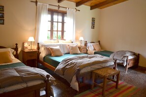 Quadruple Room - La Posada de Juan (Coronel Moldes)