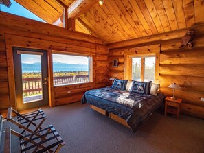 Mindfulness Room | Hypo-allergenic bedding, individually decorated, individually furnished - Good Karma Inn (Homer)