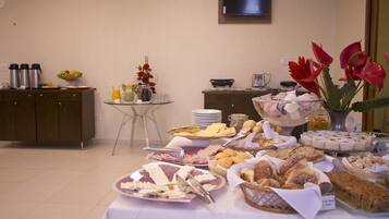 Free buffet breakfast