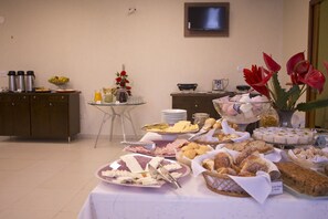 Buffet déjeuner gratuit