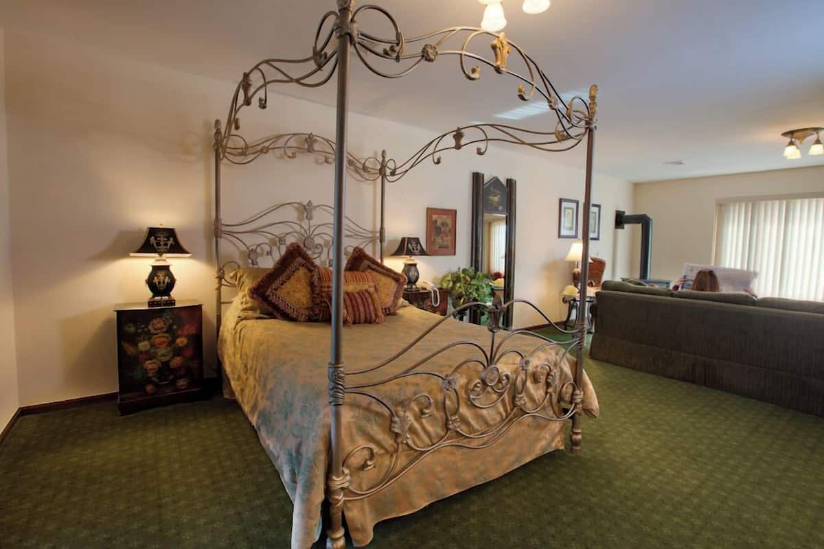 Individually decorated, individually furnished, iron/ironing board
