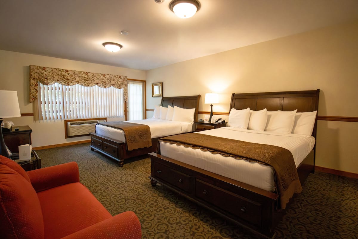 Cottages 2 Double with Full Bath | Individually decorated, individually furnished, iron/ironing board