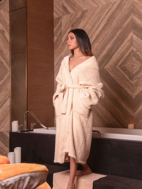 Couples treatment rooms, sauna, hot tub, steam room, body treatments