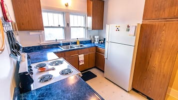 Casa de campo Confort, 2 habitaciones, vistas a la montaña | Cocina privada | Hervidor eléctrico, tostadora, licuadora y utensilios de cocina