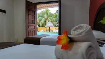 Muebles diferentes, wifi gratis y ropa de cama
