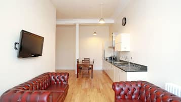 Apartment, 2 Bedrooms (16 B Union Terrace) | Living room