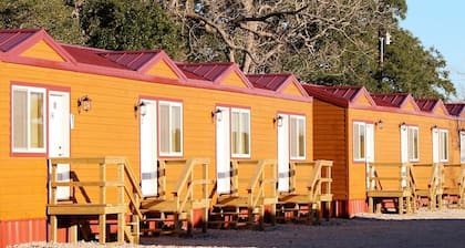 Custom Touch Village Bay City