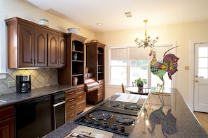 Luxury House, 2 Bedrooms, Kitchen (The Main House) | Private kitchen | Coffee/tea maker