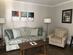 Executive-Suite, 1 Schlafzimmer, Kochnische (Professional Suite King Bed) | Wohnbereich