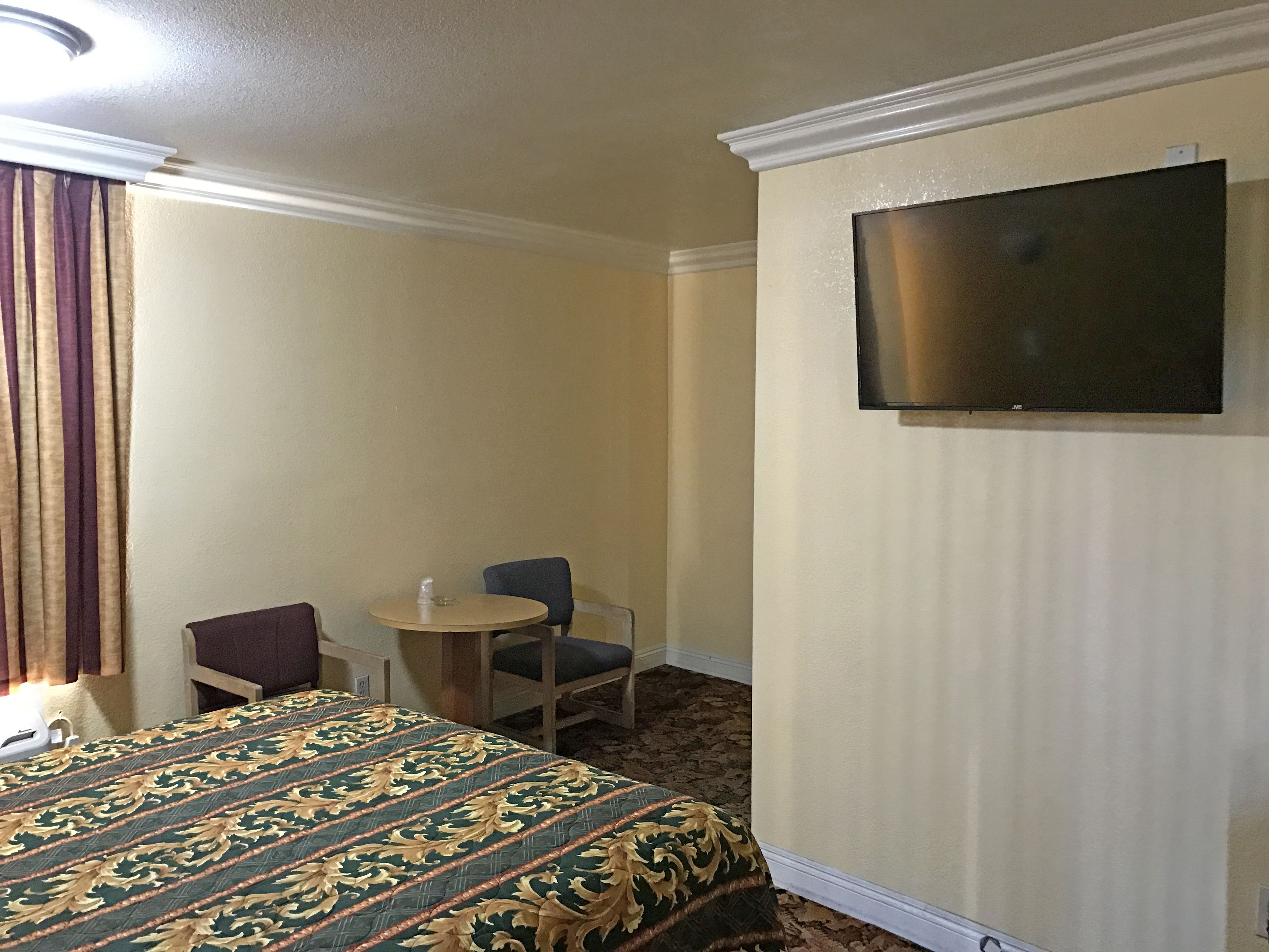 Room | Desk, free WiFi, bed sheets