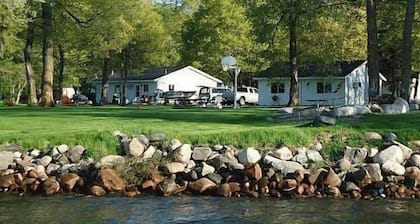Red Door Resort & Motel