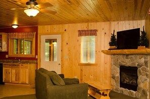 Cabin, 4 Bedrooms (Cabin 18 or 20) | Living room