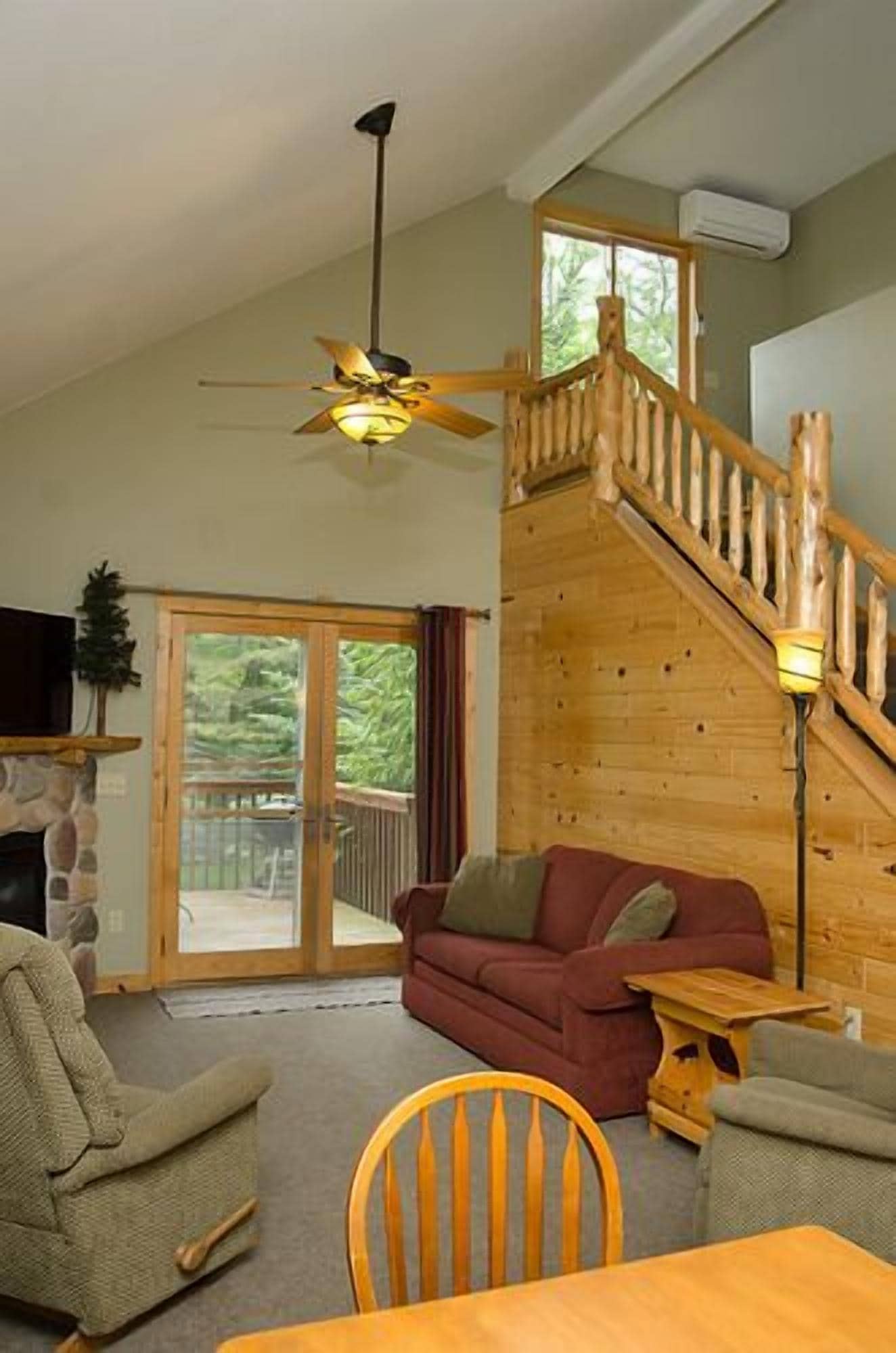 Cabin, 4 Bedrooms (Cabin 10 or 12) | Living area
