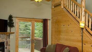 Cabin, 4 Bedrooms (Cabin 10 or 12) | Living area