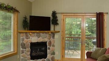 Kabin, 4 kamar tidur (Cabin 10 or 12) | Ruang keluarga